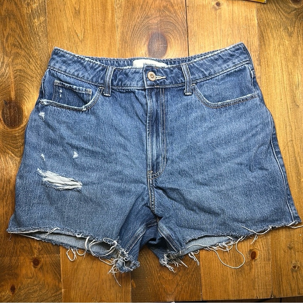 Hollister Ultra High Rise 90s Jean Shorts Size 10